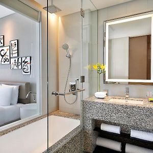 Club King Guest Room
